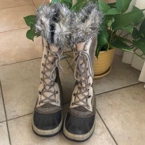 Sorel Joan of Arctic Winter boots (Size 7)